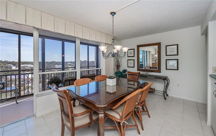 Picture of 627 Alhambra Road Unit 601, Venice FL 34285