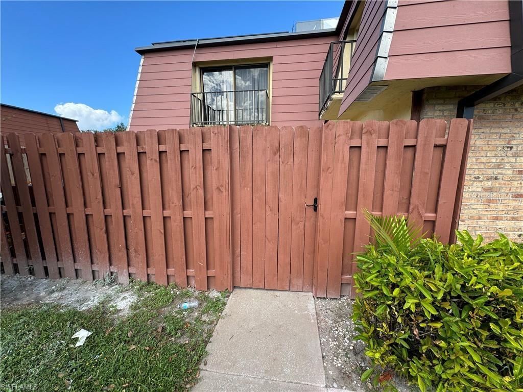 Picture of 1570 Park Meadows Drive Unit 2, Fort Myers, FL 33907
