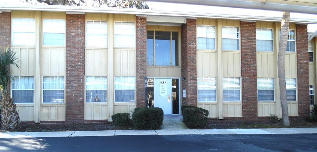 Picture of 723 Perkins Street Unit 104, Leesburg, FL 34748