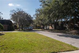 Picture of 1700 SW 16Th Court Unit J-23, Gainesville, FL 32608