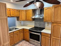 Picture of 4127 3Rd Ave W, Palmetto, FL 34221
