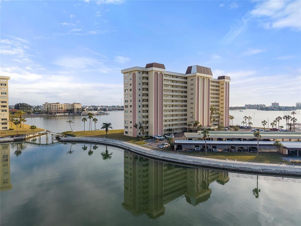 Picture of 4775 Cove Circle Unit 202, St Petersburg, FL 33708