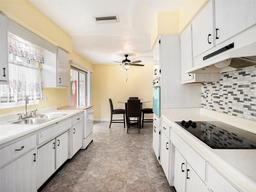 Picture of 989 6Th Avenue Ne, Largo, FL 33770
