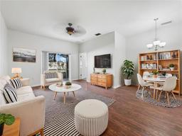 Picture of 3473 Parkridge Circle Unit 17-101, Sarasota, FL 34243