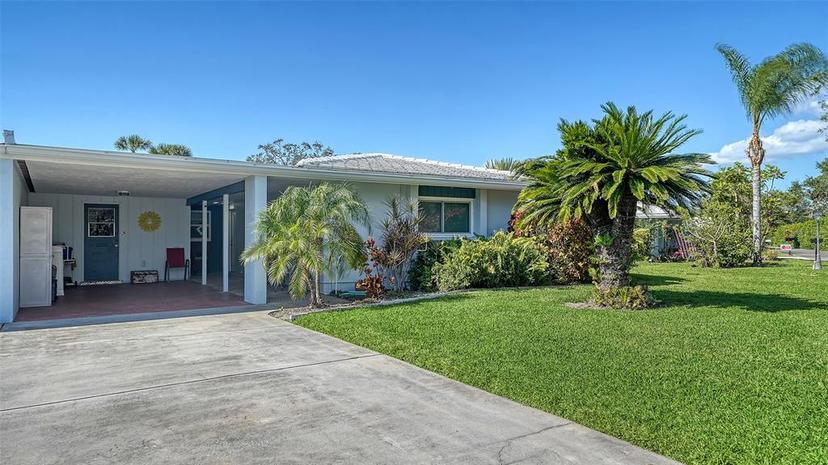 Picture of 1366 Stafford Lane Unit 1420, Sarasota FL 34232