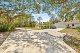 Picture of 610 Woodview Way, Bradenton, FL 34212