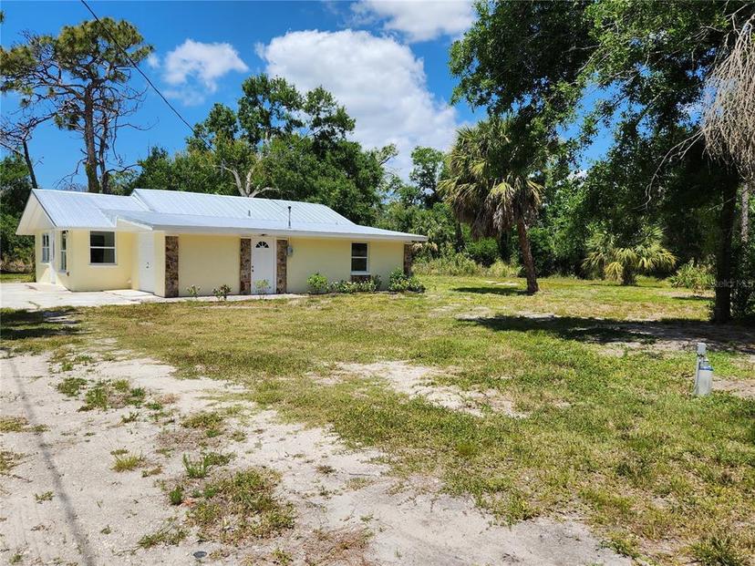 Picture of 1136 Davis Ln, Englewood FL 34224