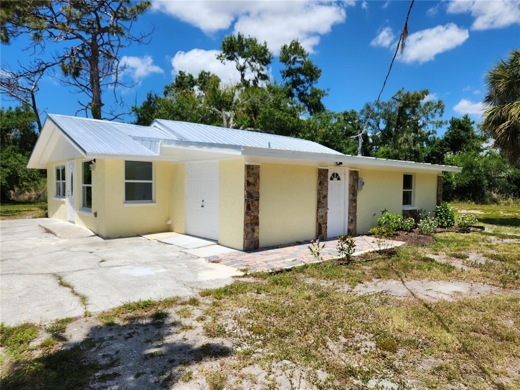 Picture of 1136 Davis Ln, Englewood, FL 34224