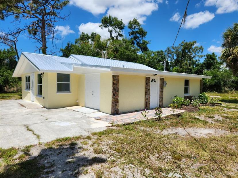 Picture of 1136 Davis Ln, Englewood FL 34224