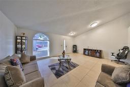 Picture of 305 Crayford Place, Valrico, FL 33594