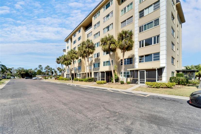 Picture of 8950 Park Boulevard Unit 406, Seminole FL 33777