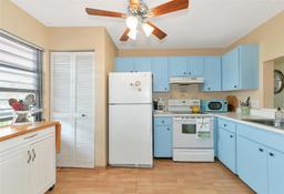 Picture of 535 Spring Lakes Boulevard, Bradenton, FL 34210