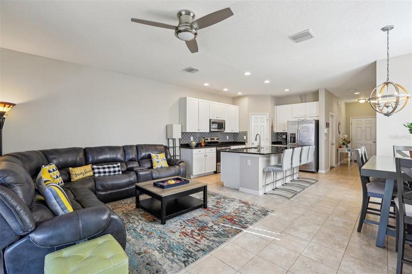 Picture of 7069 Towne Lake Road, Riverview FL 33578