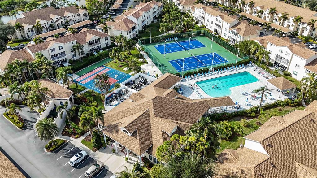Picture of 8335 Glenrose Way Unit 1513, Sarasota, FL 34238