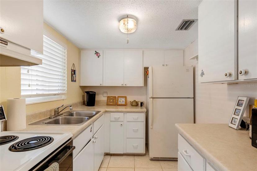 Picture of 5903 Canal Drive Unit I24, Bradenton FL 34207