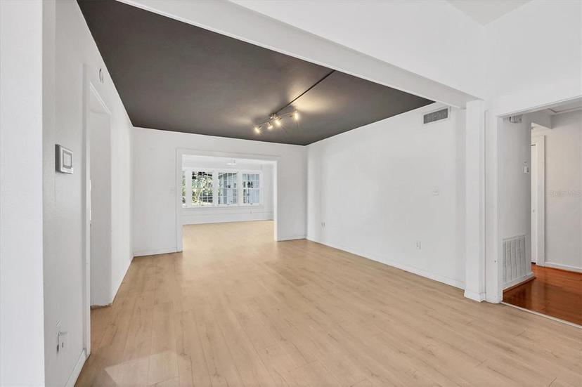 Picture of 1509 Flower Drive, Sarasota FL 34239