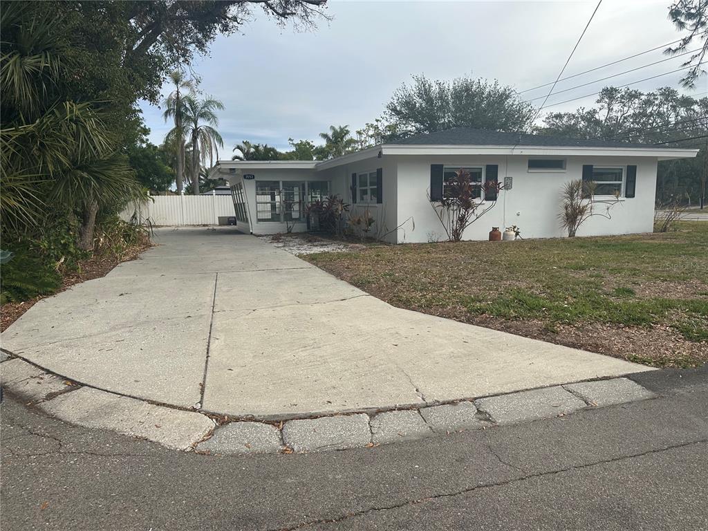 Picture of 3553 Center Circle, Largo, FL 33774