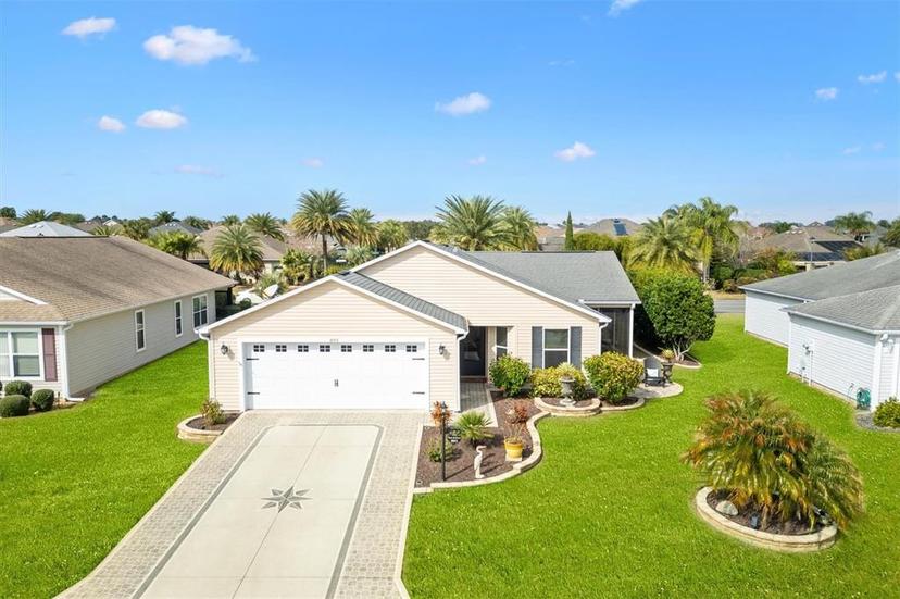 Picture of 893 Fenwick Loop, The Villages FL 32163