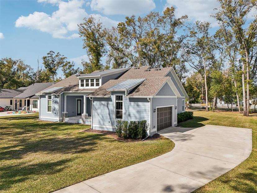 Picture of 475 W Main Street, Lake Helen FL 32744