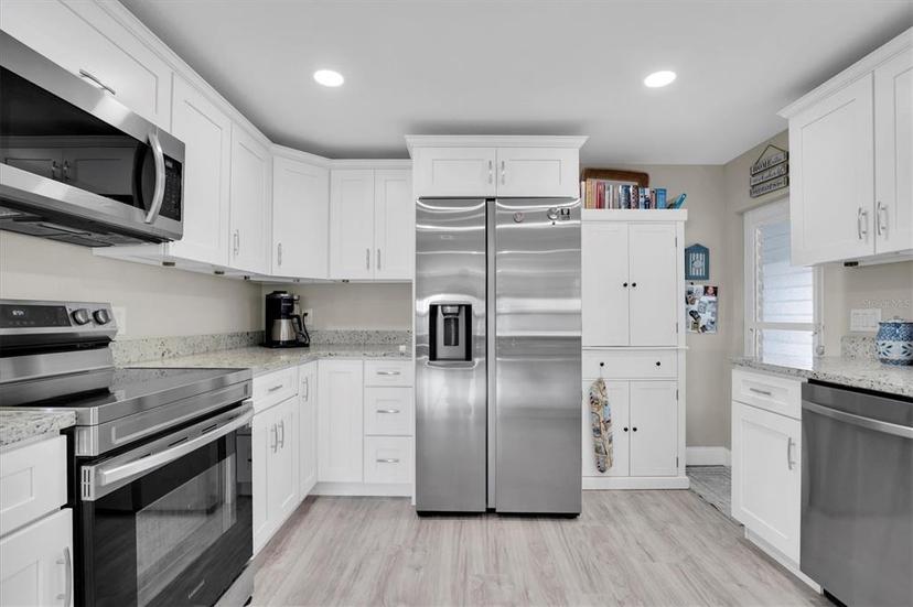 Picture of 355 King Palm Street, Largo FL 33778