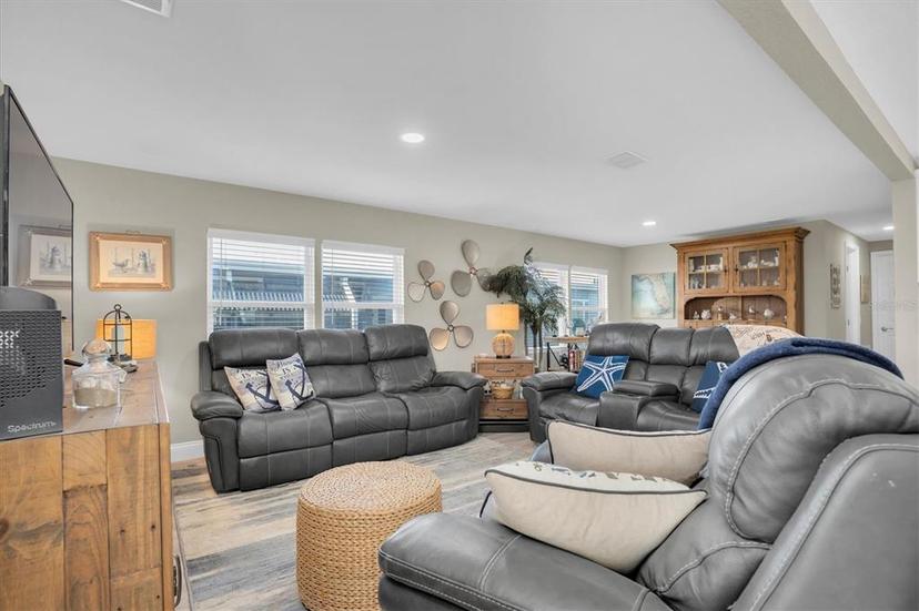 Picture of 355 King Palm Street, Largo FL 33778