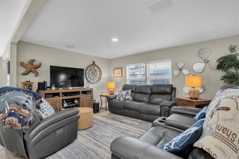 Picture of 355 King Palm Street, Largo FL 33778