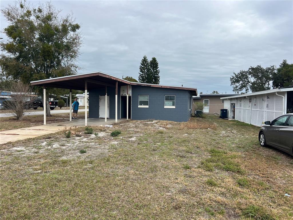 Picture of 1121 Oakland Drive, Tavares, FL 32778