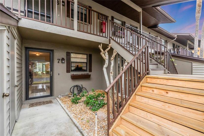 Picture of 927 Capri Isles Boulevard Unit 7, Venice FL 34292