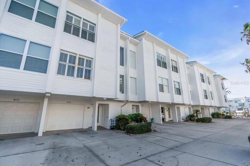 Picture of 8230 Harborside Circle, Englewood FL 34224
