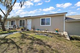 Picture of 30215 Tavares Ridge Boulevard Unit 11, Tavares, FL 32778
