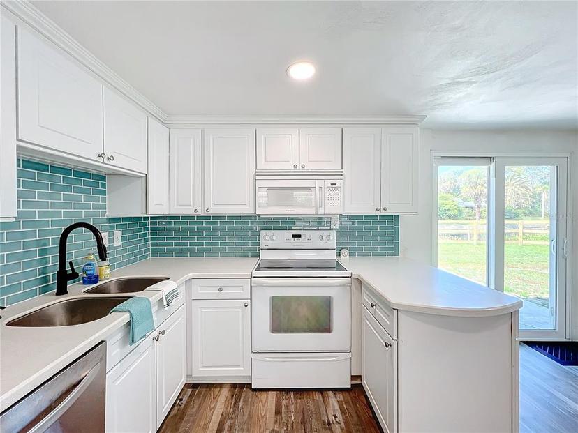 Picture of 712 N Elm Street, Englewood FL 34223