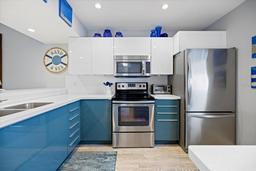 Picture of 854 Bird Bay Way Unit 190, Venice, FL 34285