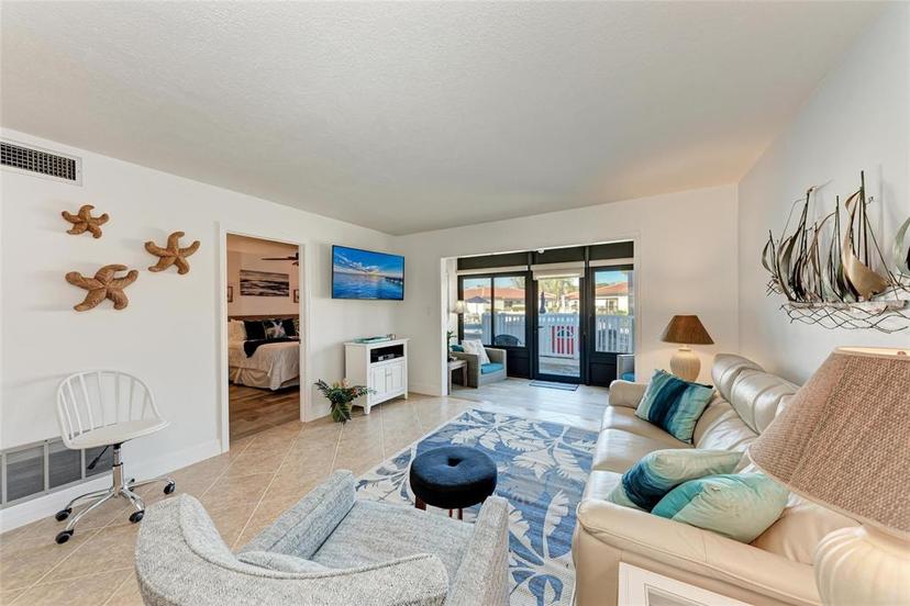 Picture of 110 Vista Hermosa Circle Unit 102B, Sarasota FL 34242