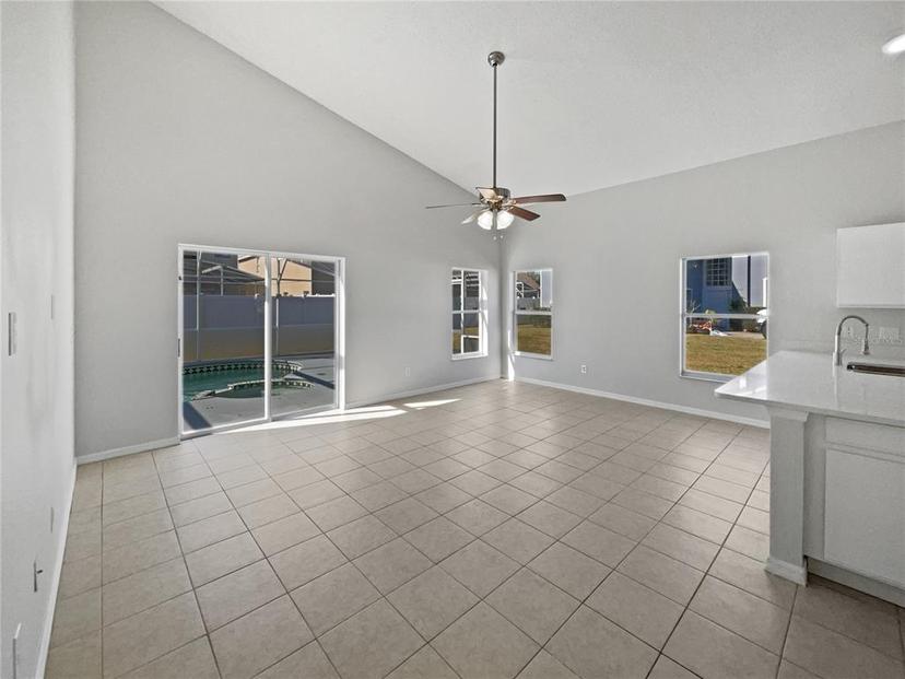 Picture of 812 Lockbreeze Drive, Davenport FL 33897