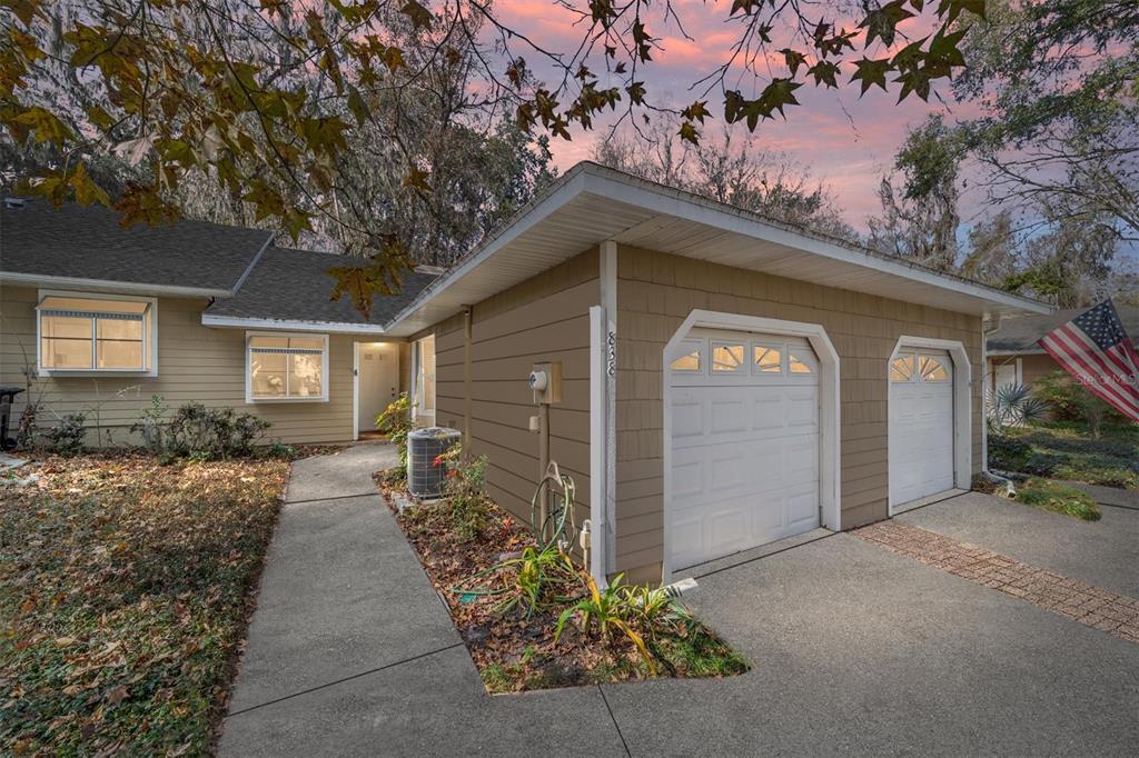 Picture of 838 SW 50Th Way, Gainesville, FL 32607