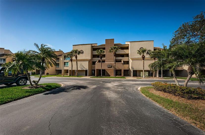 Picture of 2775 Kipps Colony Drive S Unit 105, Gulfport FL 33707