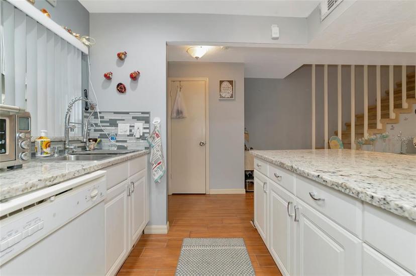 Picture of 3206 Ramblewood Drive N Unit 18D, Sarasota FL 34237