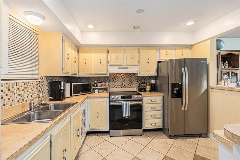 Picture of 801 83Rd Avenue N Unit 215, St Petersburg FL 33702