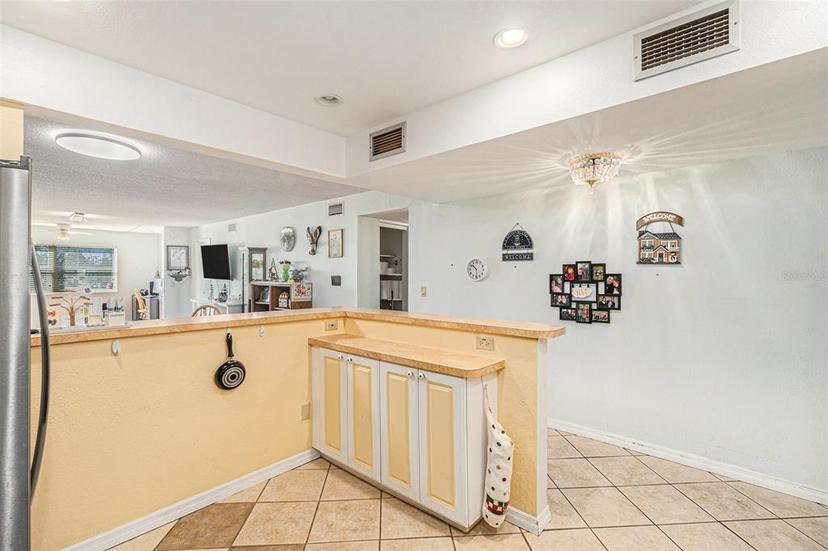 Picture of 801 83Rd Avenue N Unit 215, St Petersburg FL 33702