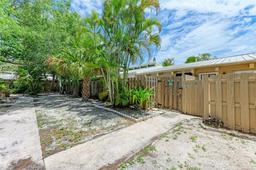 Picture of 500 N Jefferson Avenue Unit C3, Sarasota, FL 34237