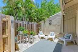 Picture of 500 N Jefferson Avenue Unit C3, Sarasota, FL 34237