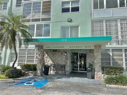 Picture of 100 Waverly Way Unit 302, Clearwater, FL 33756