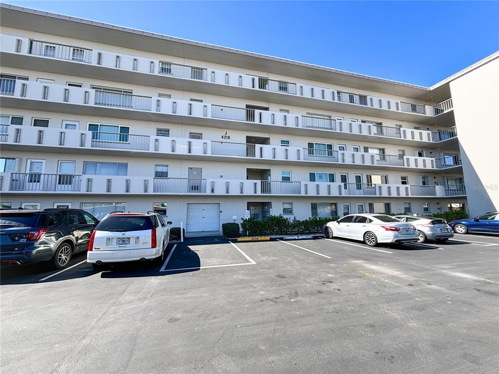 Picture of 4210 Ironwood Circle Unit 403J, Bradenton, FL 34209