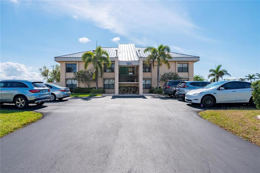 Picture of 1335 Rock Dove Court Unit 52, Punta Gorda FL 33950