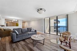 Picture of 2413 Bayshore Boulevard Unit 1004, Tampa, FL 33629