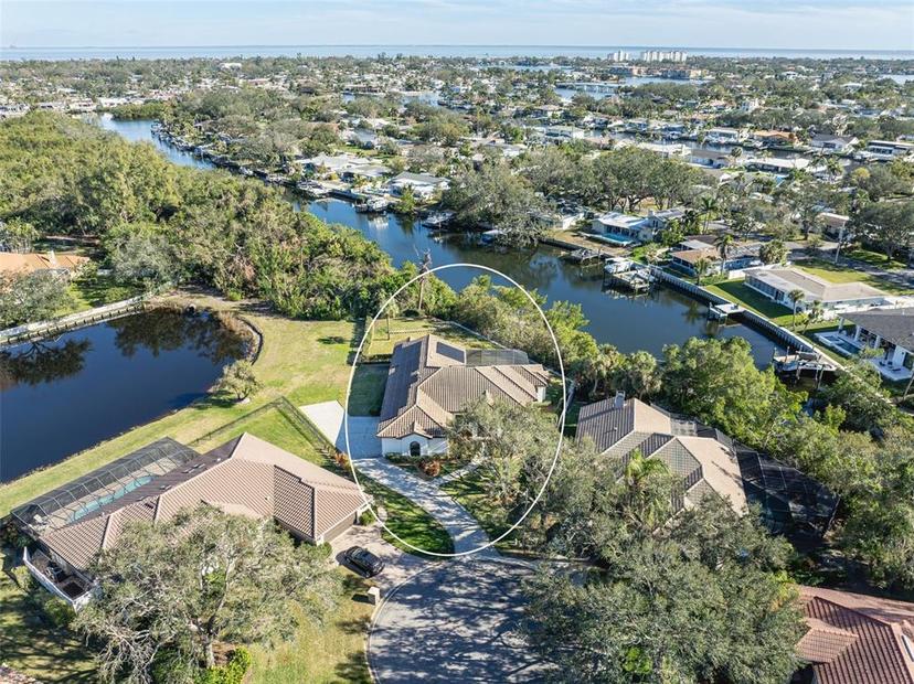 Picture of 1060 Water Oak Court Ne, St Petersburg FL 33703