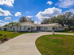 Picture of 123 Lakeview Drive, Auburndale, FL 33823