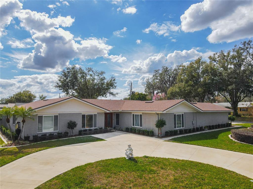 Picture of 123 Lakeview Drive, Auburndale, FL 33823