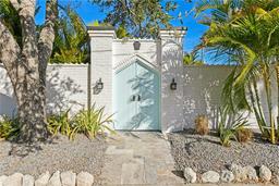 Picture of 2186 Coffee Pot Boulevard Ne, St Petersburg, FL 33704
