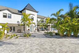 Picture of 2186 Coffee Pot Boulevard Ne, St Petersburg, FL 33704
